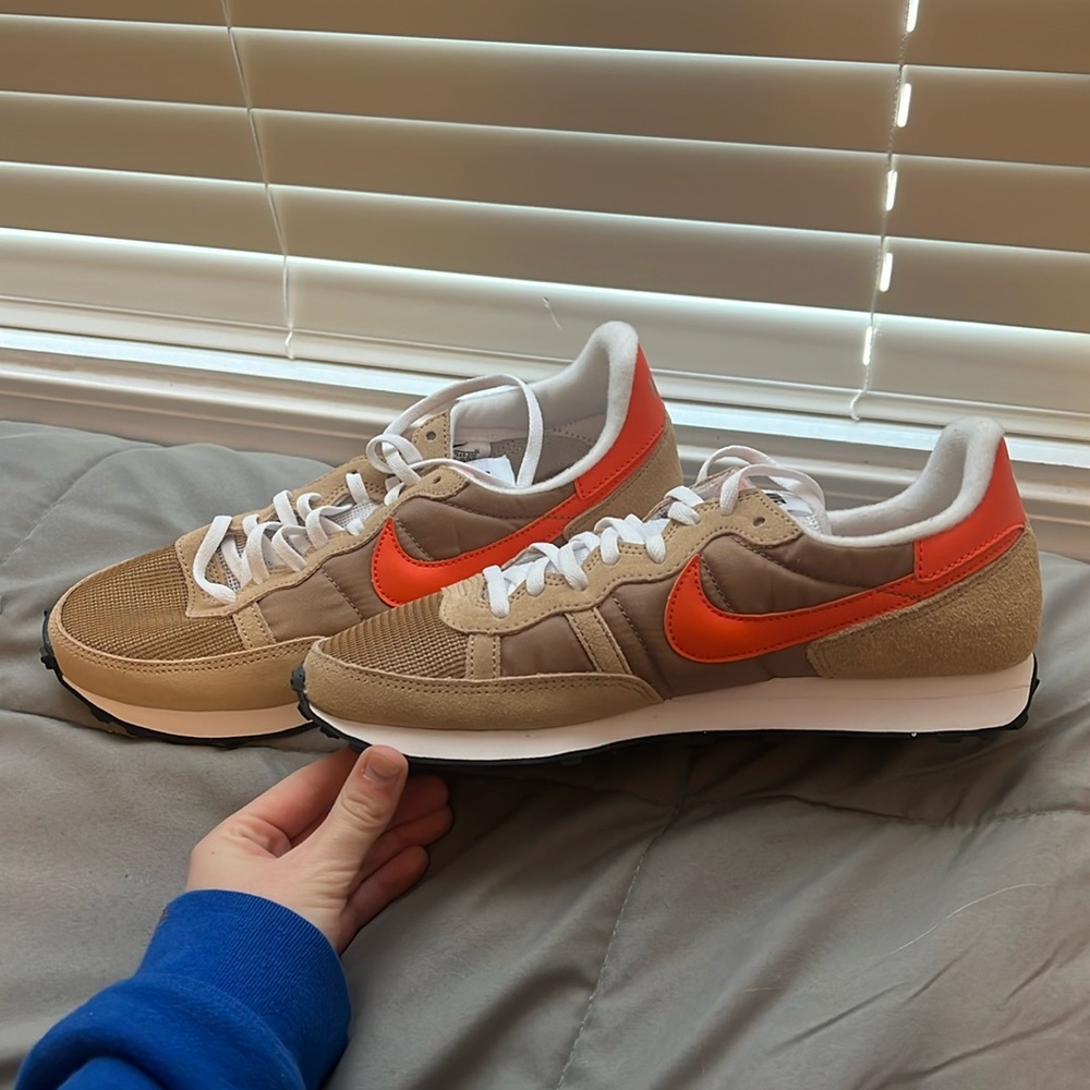 NEVER WORN Men’s Nike Waffle Debut Shoes Size 7.5